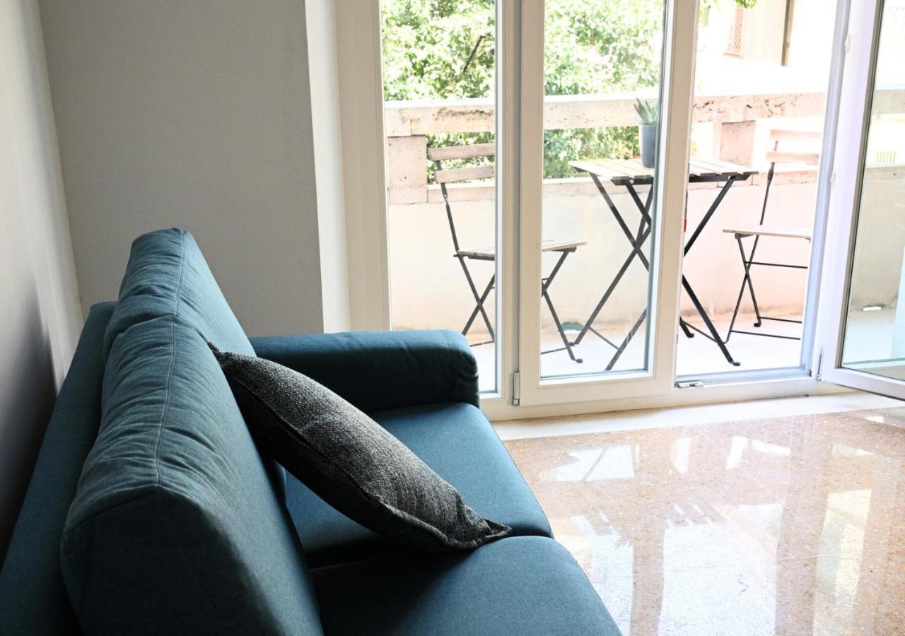 Mirabilia Suites Colosseum Rome Exterior photo