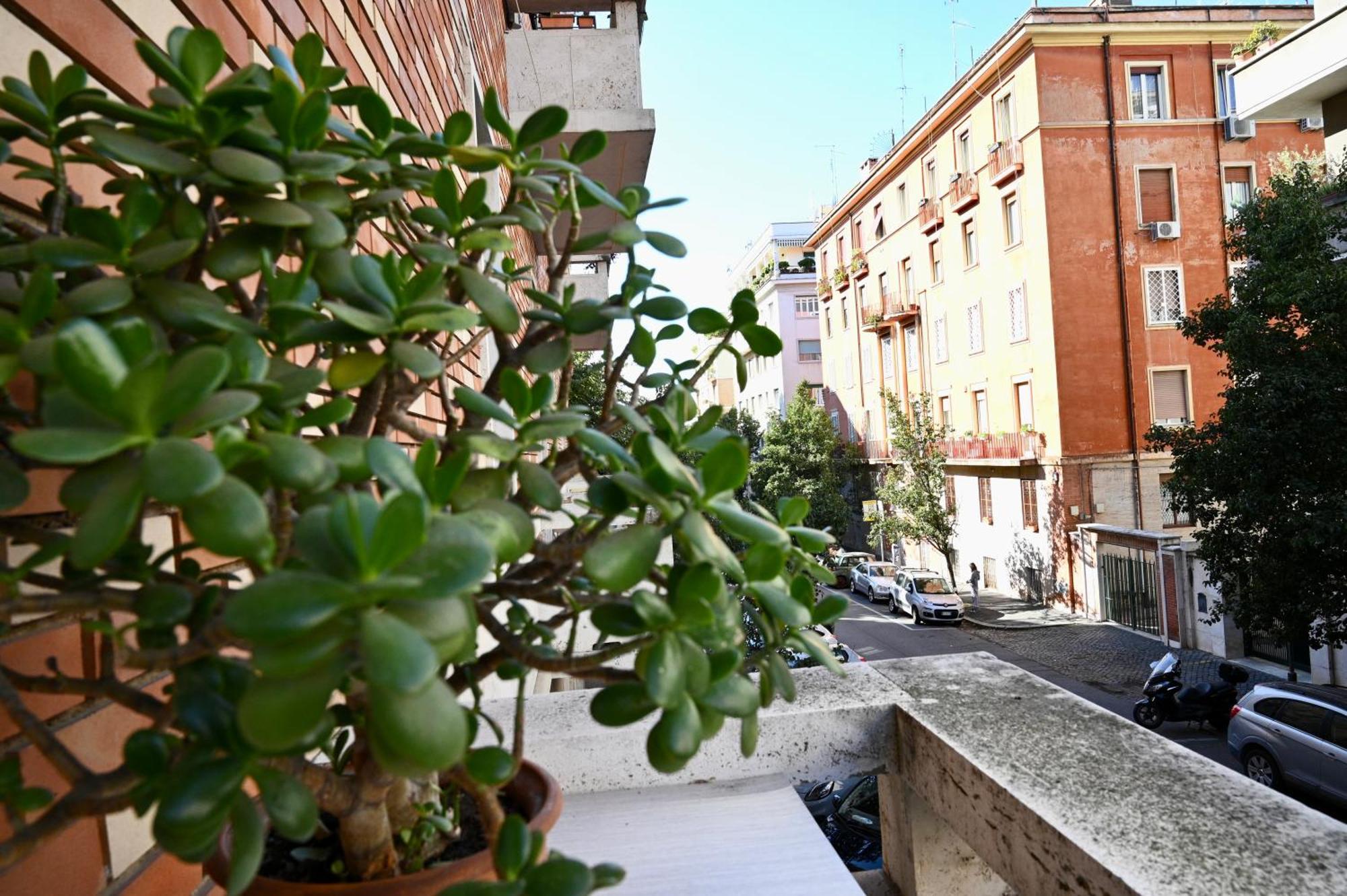 Mirabilia Suites Colosseum Rome Exterior photo