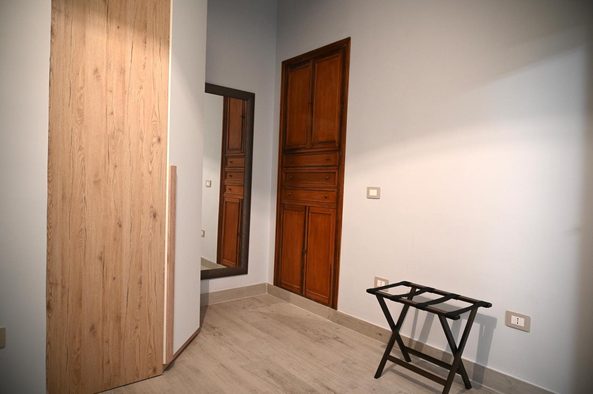 Mirabilia Suites Colosseum Rome Exterior photo
